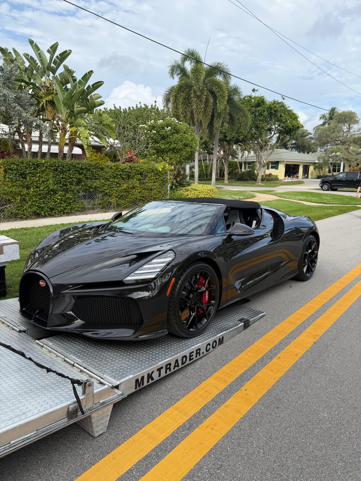 Bugatti Mistral on transport