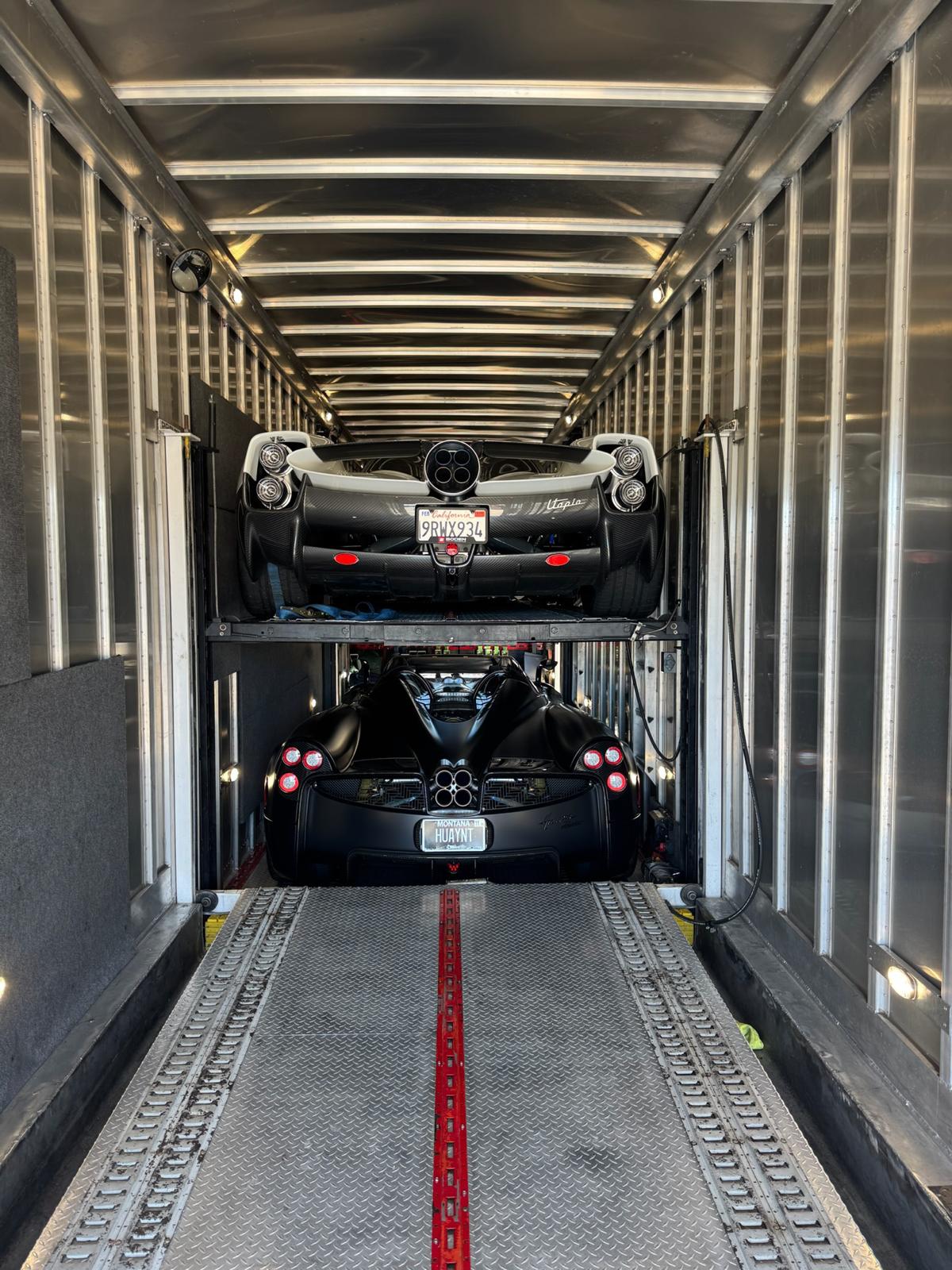 Pagani Huayra & Utopia in double-decker transport