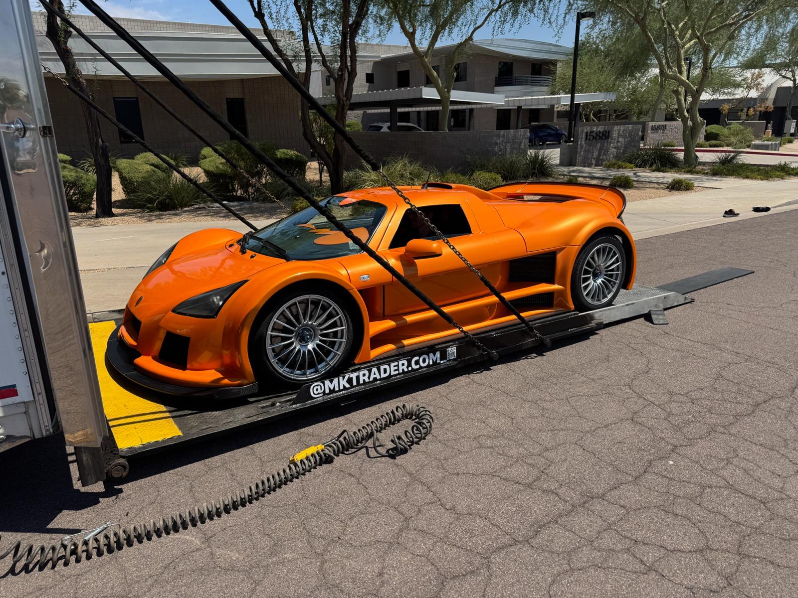 Gumpert Apollo on transport